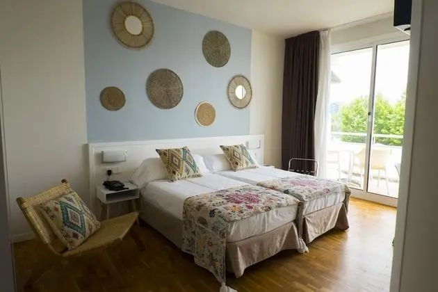 Standard Tek Büyük veya İki Ayrı Yataklı Oda, Balkon