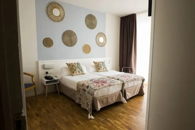 Standard Tek Büyük veya İki Ayrı Yataklı Oda, Balkon