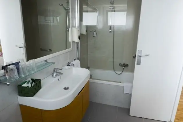 Standard Tek Büyük veya İki Ayrı Yataklı Oda, Balkon