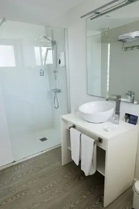 Standard Tek Büyük veya İki Ayrı Yataklı Oda, Balkon, Deniz Manzaralı