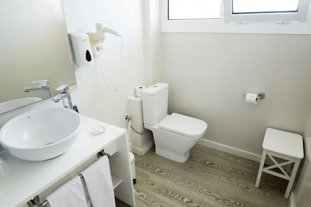 Standard Tek Büyük veya İki Ayrı Yataklı Oda, Balkon, Deniz Manzaralı