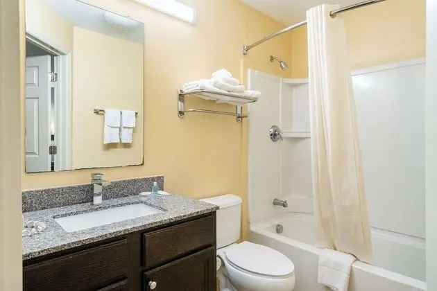 Oda, 2 Büyük (Queen) Boy Yatak, Sigara İçilmez, Mutfak