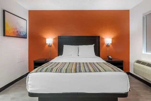 Deluxe Room, 1 Queen Bed, Non-Smoking, Kitchenette