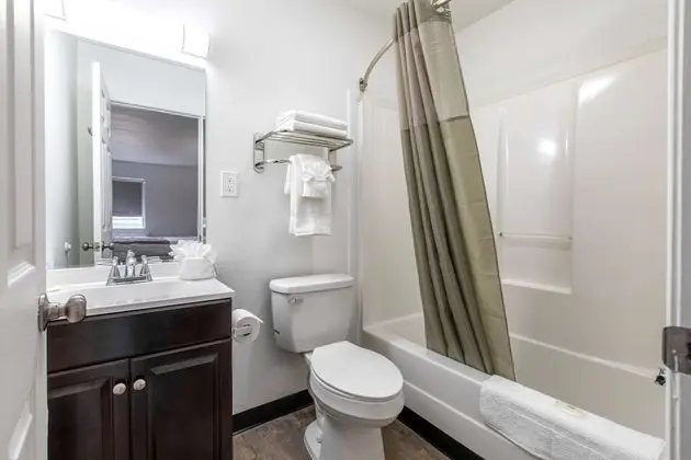 Deluxe Room, 1 Queen Bed, Non-Smoking, Kitchenette