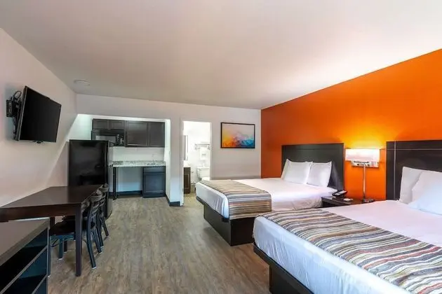Deluxe Room, 2 Queen Bed, Non-Smoking, Kitchenette