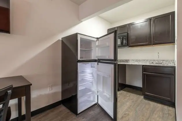 Deluxe Room, 2 Queen Bed, Non-Smoking, Kitchenette