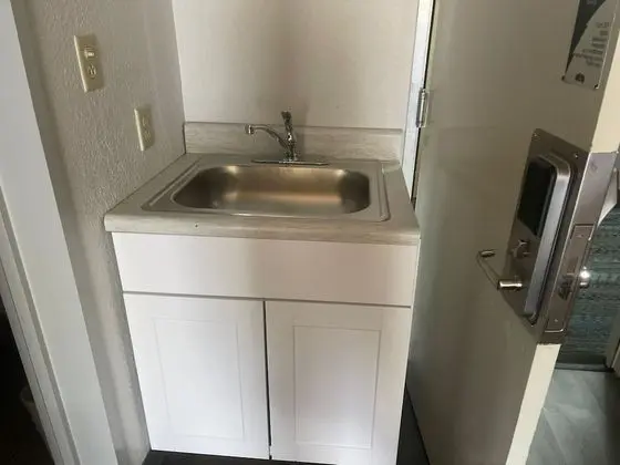 Oda, 2 Çift Kişilik Yatak, Sigara İçilmez (Efficiency)