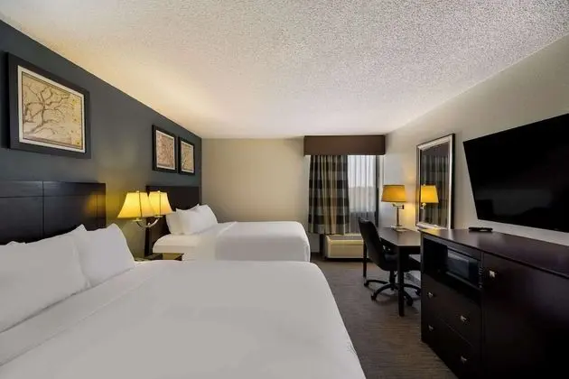 Oda, 2 Büyük (Queen) Boy Yatak, Sigara İçilmez (Efficiency)