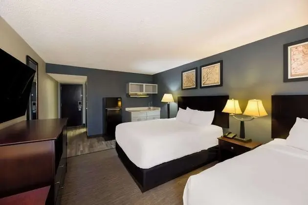 Oda, 2 Büyük (Queen) Boy Yatak, Sigara İçilmez (Efficiency)