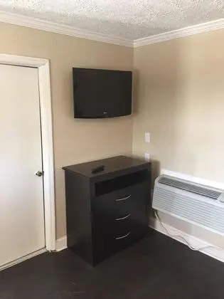 Basic Tek Büyük Yataklı Oda