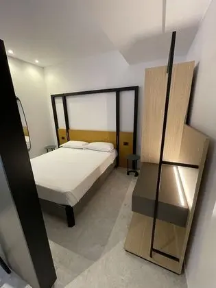 Dört Kişilik Oda, Deniz Manzaralı