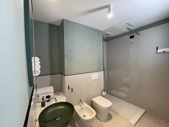 Dört Kişilik Oda, Deniz Manzaralı