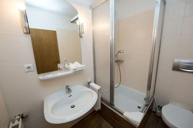 Comfort Tek Büyük veya İki Ayrı Yataklı Oda