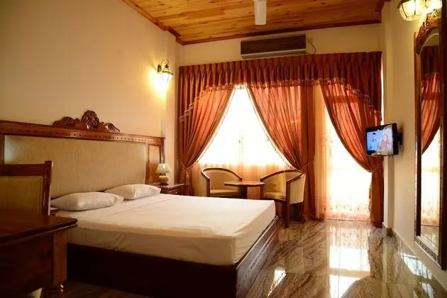 Deluxe Tek Büyük Yataklı Oda, 1 Çift Kişilik Yatak, Göl Manzaralı