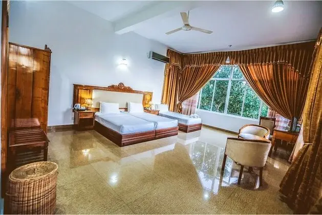 Deluxe Tek Büyük Yataklı Oda, 1 Çift Kişilik Yatak, Göl Manzaralı
