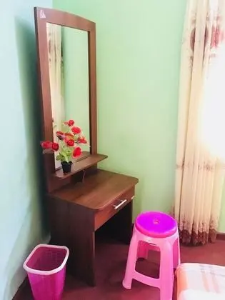 Deluxe Üç Kişilik Oda, Birden Çok Yatak, Sigara İçilebilir, Bahçe Manzaralı