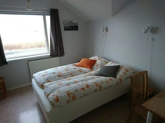 Tek Büyük veya İki Ayrı Yataklı Oda, Ortak Banyo