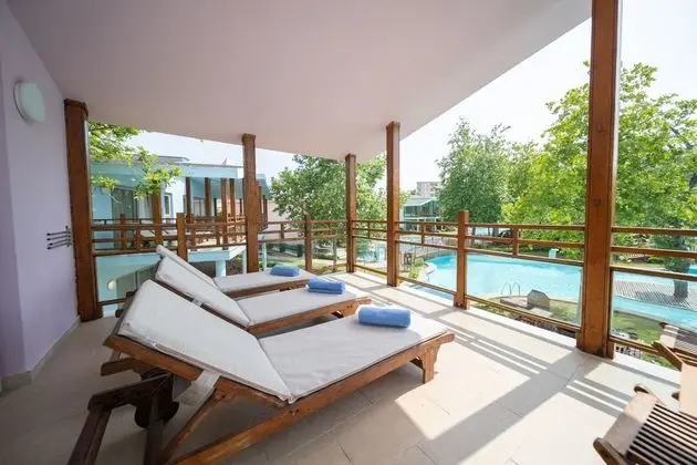 Villa Aile Odası Balkonlu