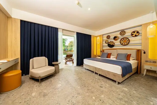https://images.etstur.com/imgproxy/resize/2560x1440/files/images/hotelImages/etsrooms/516403/Sueno_Hotels_Beach_Side_20241016144035_3.jpg