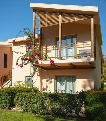 https://images.etstur.com/imgproxy/resize/2560x1440/files/images/hotelImages/etsrooms/516403/Sueno_Hotels_Beach_Side_20241016144631_0.jpg