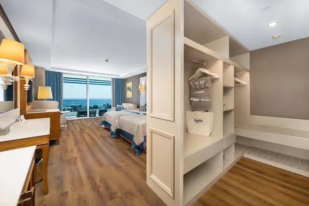 https://images.etstur.com/imgproxy/resize/2560x1440/files/images/hotelImages/etsrooms/516404/Sueno_Hotels_Deluxe_Belek_20241030102345_4.jpg