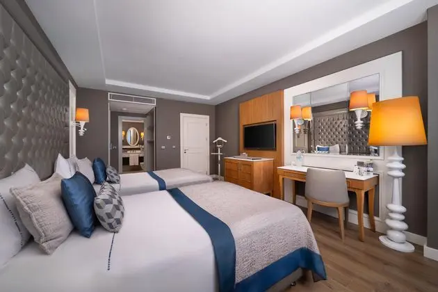 https://images.etstur.com/imgproxy/resize/2560x1440/files/images/hotelImages/etsrooms/516404/Sueno_Hotels_Deluxe_Belek_20251002101112_5.jpg