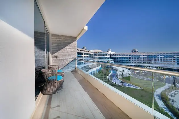 https://images.etstur.com/imgproxy/resize/2560x1440/files/images/hotelImages/etsrooms/516404/Sueno_Hotels_Deluxe_Belek_20251002101458_7.jpg