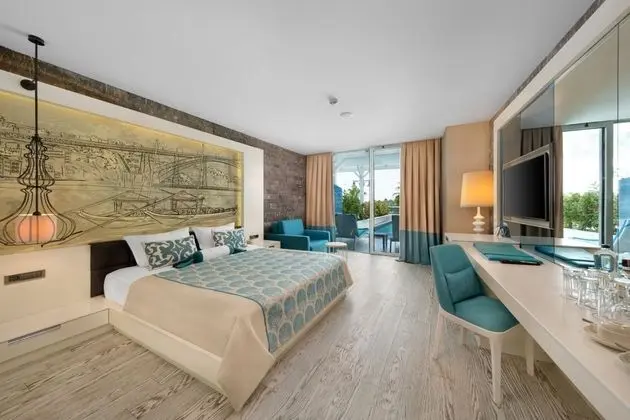 Sueno Suite Deniz Manzaralı Swim Up Oda