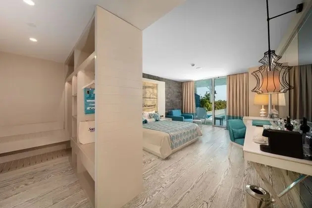 Sueno Suite Deniz Manzaralı Swim Up Oda