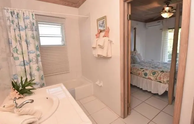 Exceptional Memories- Footprints away from the beach with Balcony