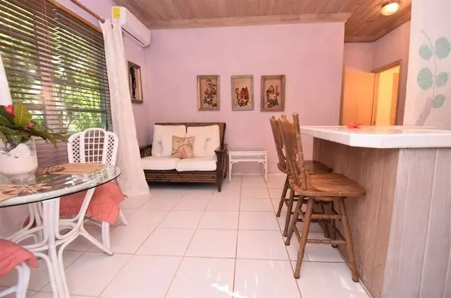 Tropical Premium Garden- footsteps away from beach