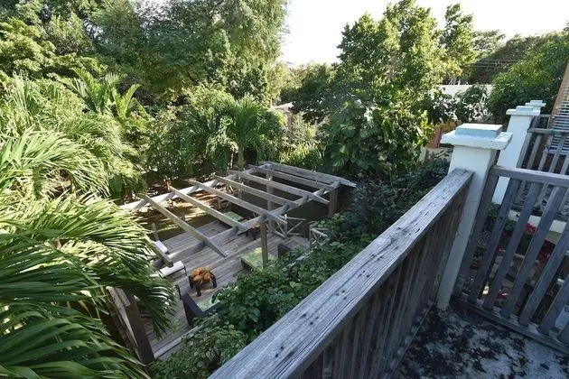 Tropical Premium Garden- footsteps away from beach