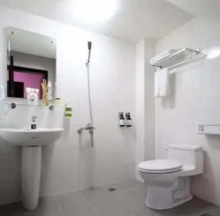 Tek Büyük Yataklı Oda, Ortak Banyo (A101)
