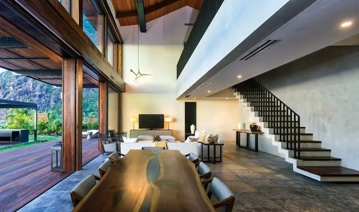Oda, 4 Yatak Odası, Denize Sıfır (Collection)
