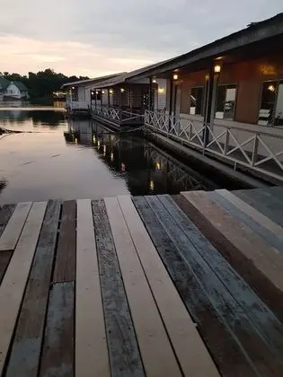 Raft Room with Fan