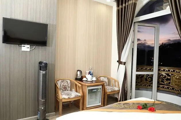 Deluxe Dört Kişilik Oda, 2 Büyük (Queen) Boy Yatak, Tepe Manzaralı