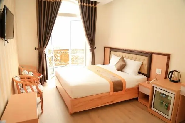 Deluxe Tek Büyük Yataklı Oda, Balkon, Tepe Manzaralı (King)