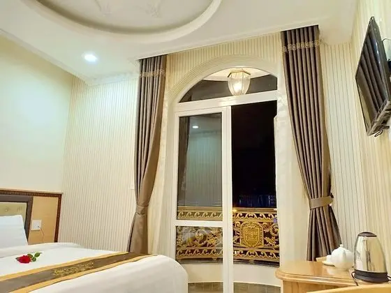 Deluxe Tek Büyük Yataklı Oda, Balkon, Tepe Manzaralı (King)