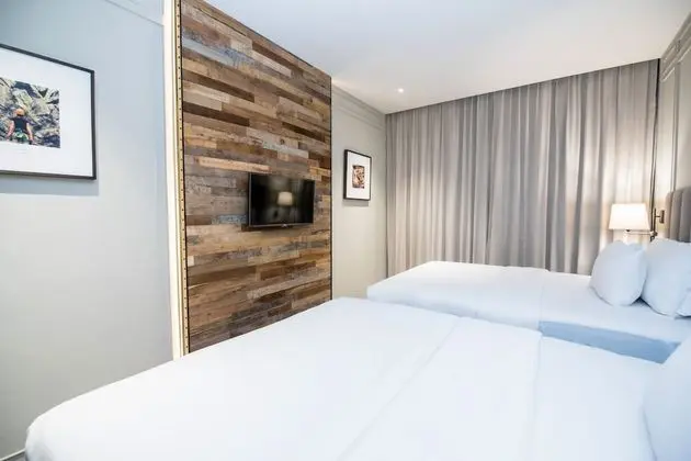 Superior Oda, Havuz Manzaralı