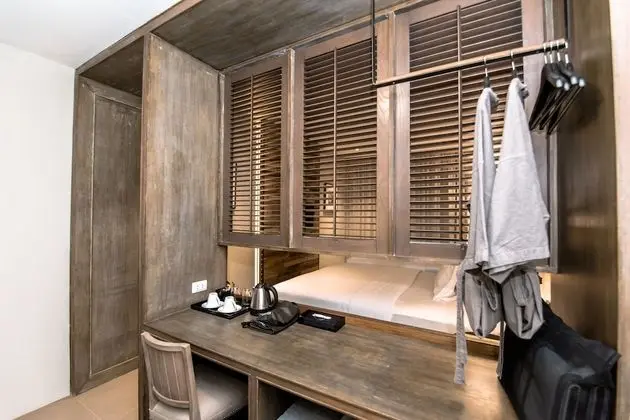 Superior Oda, Havuz Manzaralı