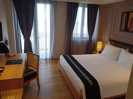 Deluxe Tek Büyük Yataklı Oda