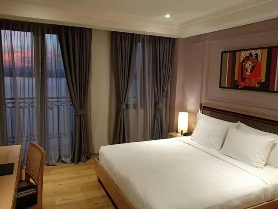 Deluxe Tek Büyük Yataklı Oda
