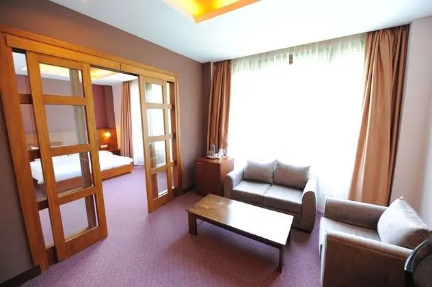 Portico suite