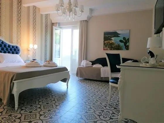 Deluxe Üç Kişilik Oda