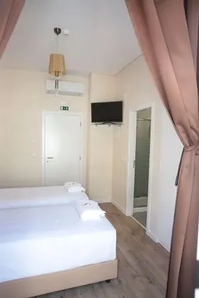 Tek Büyük veya İki Ayrı Yataklı Oda
