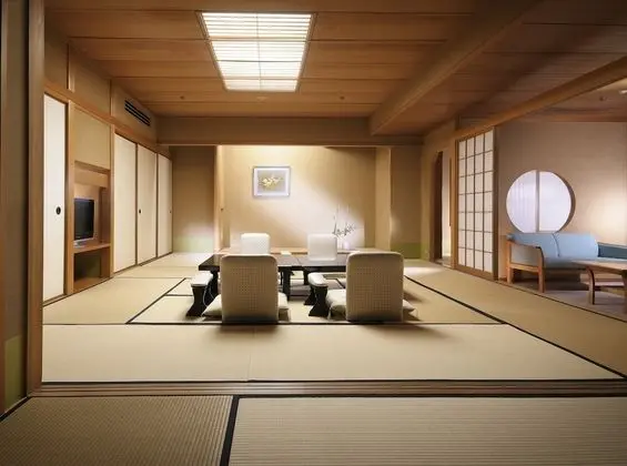 Süit (Japanese-Style)