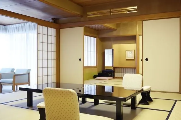 Süit (Japanese-Style)
