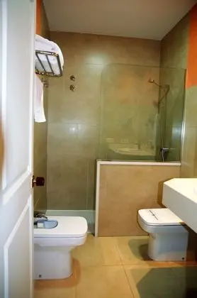 Standard Tek Büyük veya İki Ayrı Yataklı Oda