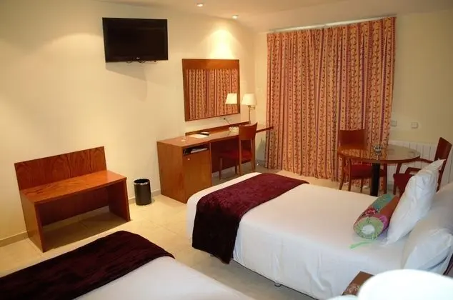 Superior Tek Büyük veya İki Ayrı Yataklı Oda