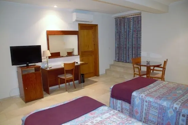 Superior Tek Büyük veya İki Ayrı Yataklı Oda